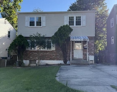 8703 34th Avenue - Photo Thumbnail 22