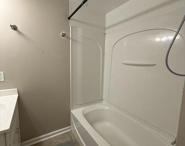 8703 34th Avenue - Photo Thumbnail 10