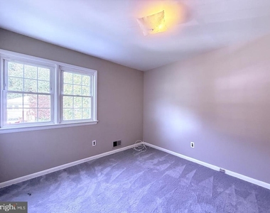 8703 34th Avenue - Photo Thumbnail 20