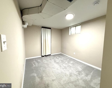 8703 34th Avenue - Photo Thumbnail 13