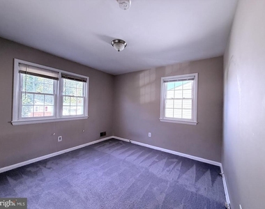 8703 34th Avenue - Photo Thumbnail 19