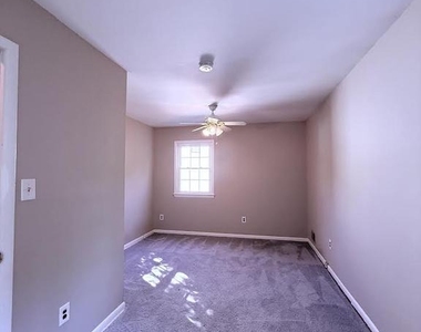 8703 34th Avenue - Photo Thumbnail 17