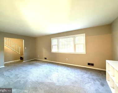 8703 34th Avenue - Photo Thumbnail 2