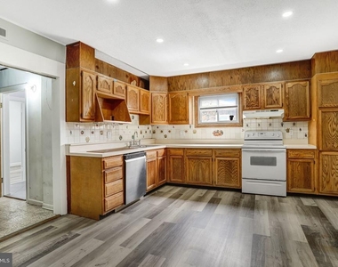 6226 20th Avenue - Photo Thumbnail 5