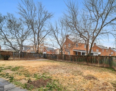 1002 Chillum Road - Photo Thumbnail 43