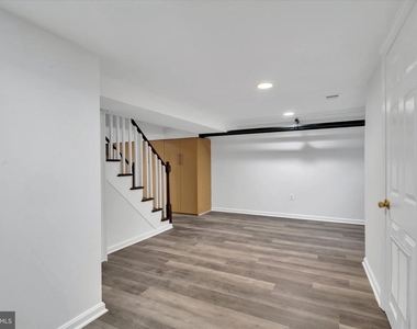 1002 Chillum Road - Photo Thumbnail 37
