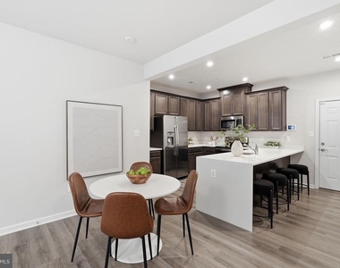 10501 John Glenn Street - Photo Thumbnail 8