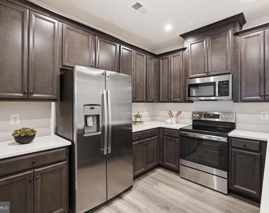 10501 John Glenn Street - Photo Thumbnail 10