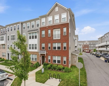 10501 John Glenn Street - Photo Thumbnail 1