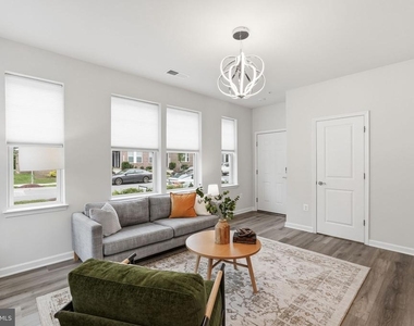 10501 John Glenn Street - Photo Thumbnail 3
