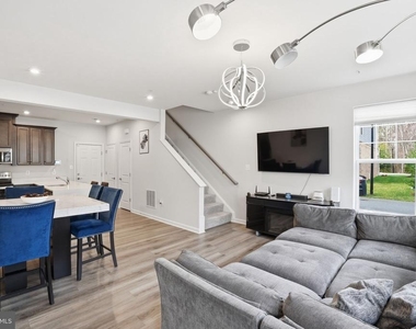 10501 John Glenn Street - Photo Thumbnail 2