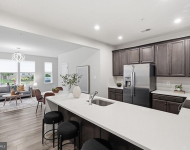 10501 John Glenn Street - Photo Thumbnail 9