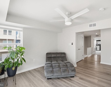 10501 John Glenn Street - Photo Thumbnail 8
