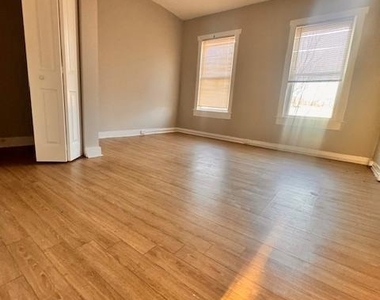 228 N Kenwood Avenue - Photo Thumbnail 7