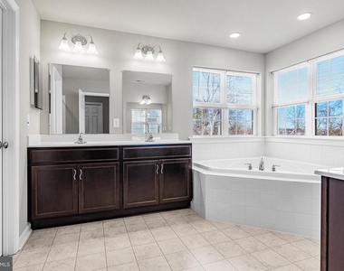 243 Wavyleaf Drive - Photo Thumbnail 27