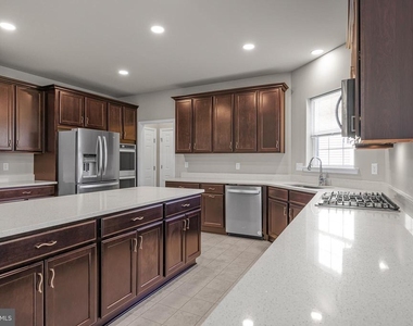 243 Wavyleaf Drive - Photo Thumbnail 13