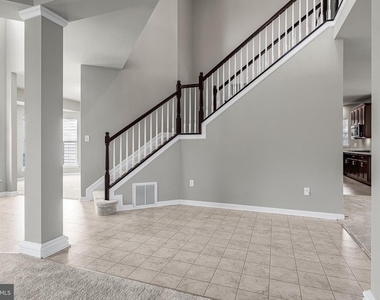 243 Wavyleaf Drive - Photo Thumbnail 4