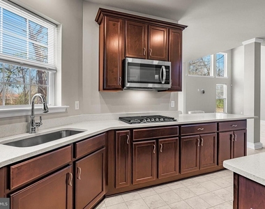 243 Wavyleaf Drive - Photo Thumbnail 12