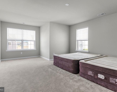 243 Wavyleaf Drive - Photo Thumbnail 25