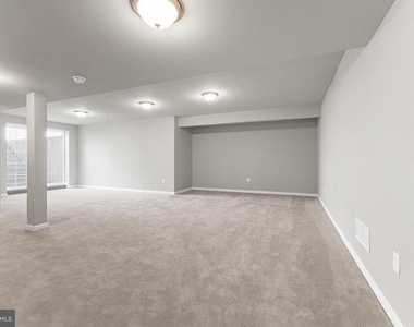 243 Wavyleaf Drive - Photo Thumbnail 31