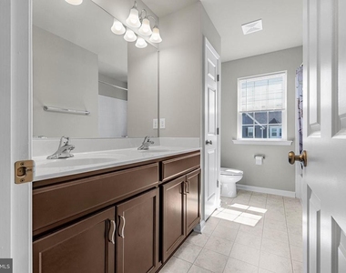 243 Wavyleaf Drive - Photo Thumbnail 18
