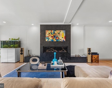 2820 Ellicott Street Nw - Photo Thumbnail 6