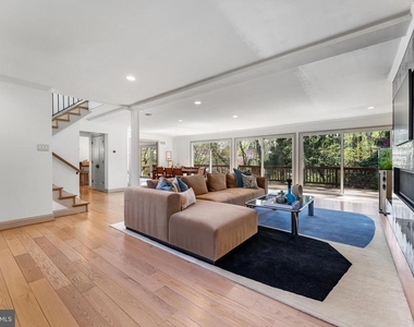 2820 Ellicott Street Nw - Photo Thumbnail 3