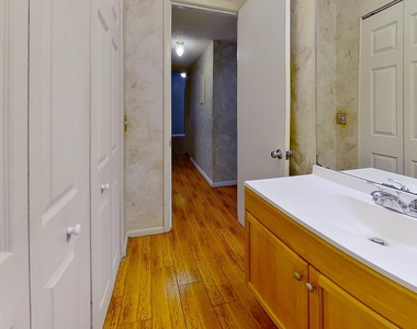 2530 Whispering Woods Boulevard - Photo Thumbnail 15