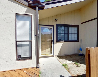 2530 Whispering Woods Boulevard - Photo Thumbnail 2