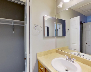 2530 Whispering Woods Boulevard - Photo Thumbnail 19