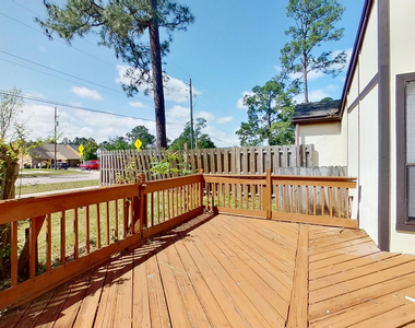 2530 Whispering Woods Boulevard - Photo Thumbnail 23
