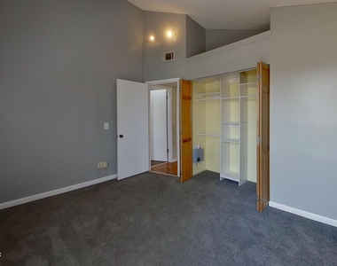 2530 Whispering Woods Boulevard - Photo Thumbnail 12