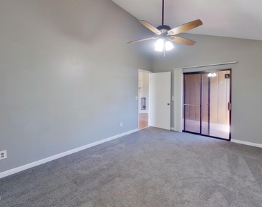 2530 Whispering Woods Boulevard - Photo Thumbnail 18