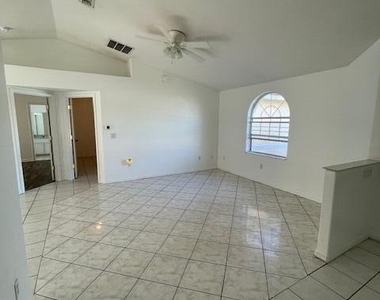 9 Lyons Place - Photo Thumbnail 5