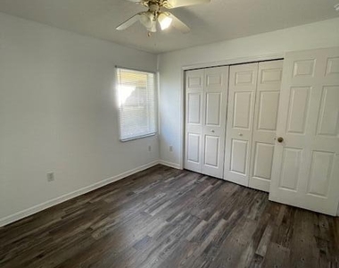 9 Lyons Place - Photo Thumbnail 12