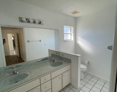 9 Lyons Place - Photo Thumbnail 21