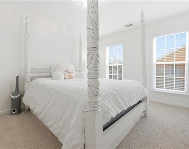 4953 Colchester Court Se - Photo Thumbnail 13