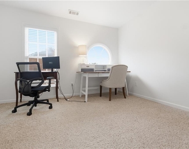 4953 Colchester Court Se - Photo Thumbnail 16