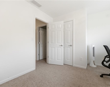 4953 Colchester Court Se - Photo Thumbnail 22