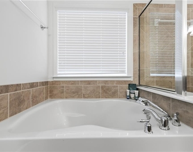 4953 Colchester Court Se - Photo Thumbnail 11