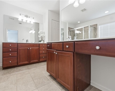 4953 Colchester Court Se - Photo Thumbnail 8