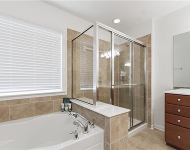 4953 Colchester Court Se - Photo Thumbnail 12