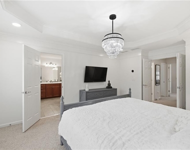 4953 Colchester Court Se - Photo Thumbnail 7