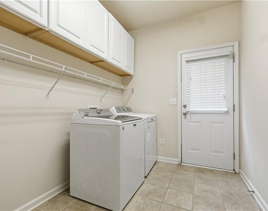 4953 Colchester Court Se - Photo Thumbnail 44