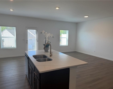 6715 Armonia Drive Sw - Photo Thumbnail 8