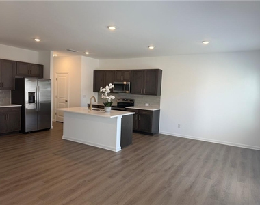 6715 Armonia Drive Sw - Photo Thumbnail 5