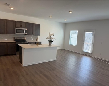 6715 Armonia Drive Sw - Photo Thumbnail 4