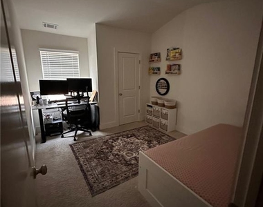 485 Auburn Valley Way - Photo Thumbnail 3