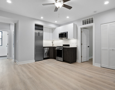 1552 W Juneway Terrace - Photo Thumbnail 1