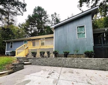 837 Forrest Circle Se - Photo Thumbnail 1
